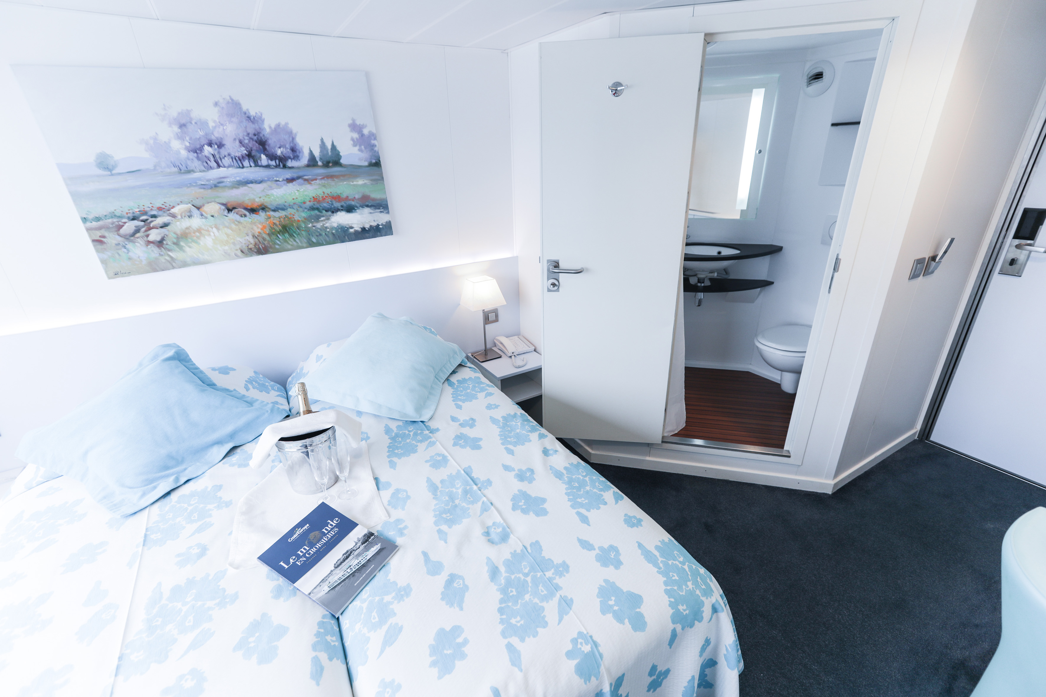 CroisiEurope MS Cyrano de Bergerac Cabin 10.jpg